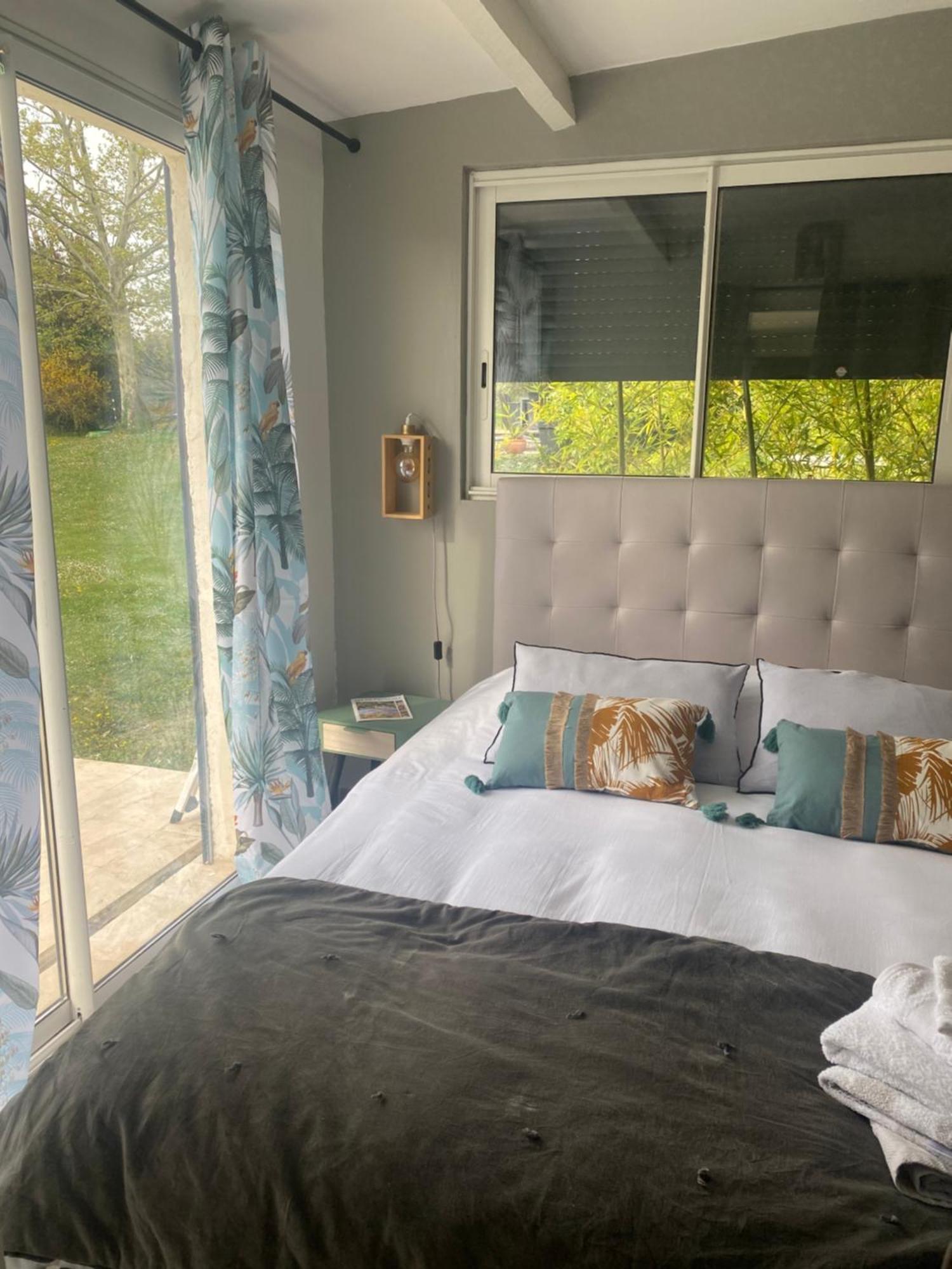 La Bastide Aixoise Avec Piscine Et Jacuzzi Prive Apartment Екс ан Прованс Екстериор снимка
